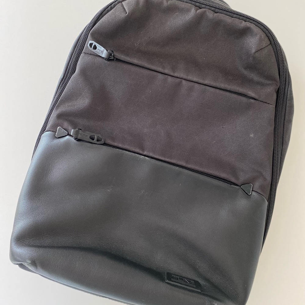 Tumi Tahoe Elwood Backpack w Laptop Sleeve